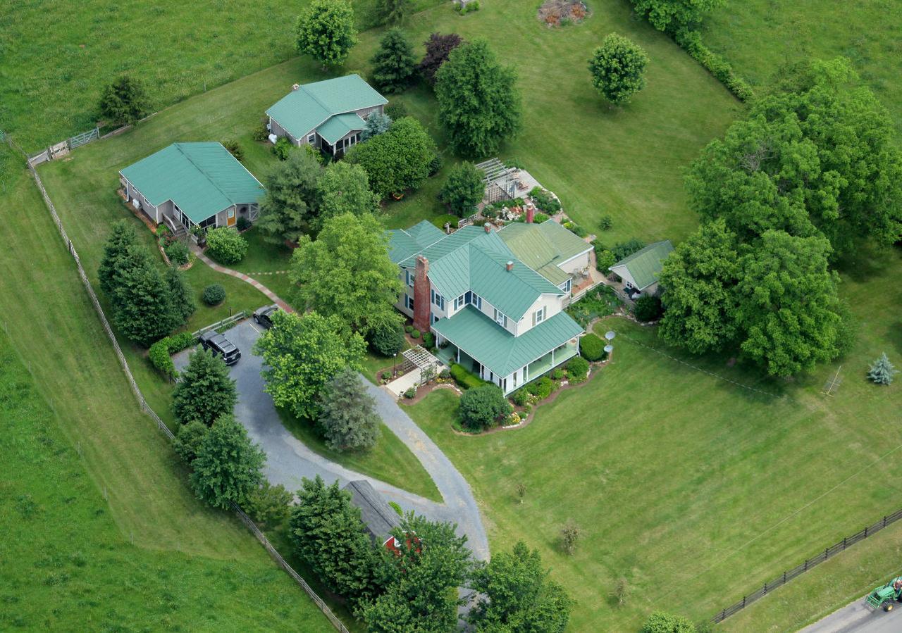 Piney Hill B & B And Cottages Luray Exterior photo